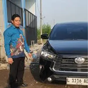 Rental Mobil Avanza hitam di surabaya